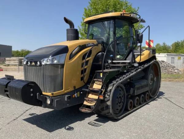 Tracteur à chenilles challenger mt 875 e