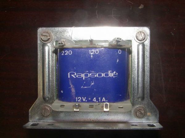 Transformateur 220 v   12 v    4,1 a