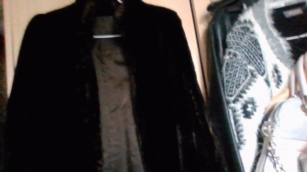 Tres beau manteau vintage fait main imitation four pas cher