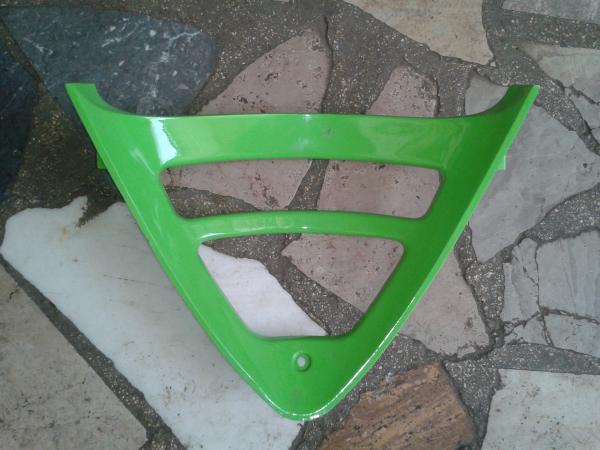 Annonce Triangle car&eacute;nage kawasaki zxr 750 1994