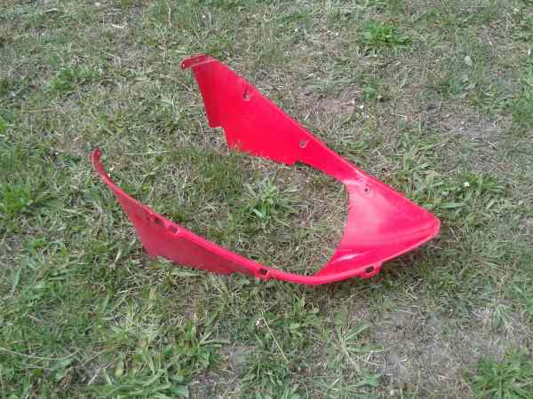 Annonce Triangle de carénage honda750 vfr 1995