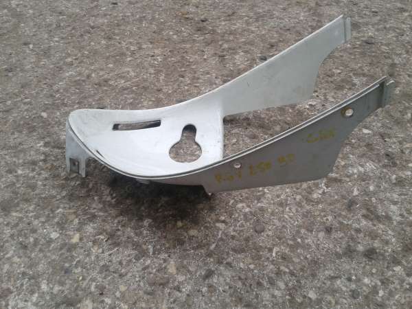 Triangle de carénage suzuki 250 rgv 1990 pas cher