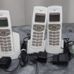 Trois téléphones