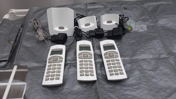 Vente Trois t&eacute;l&eacute;phones