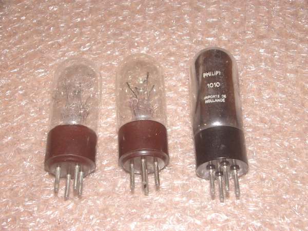 Tubes 1010 et 1011