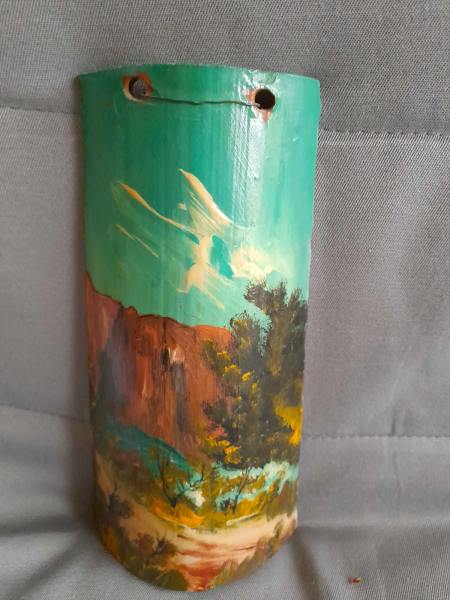 Tuile d&eacute;corative incurv&eacute; - peinture &agrave; la main