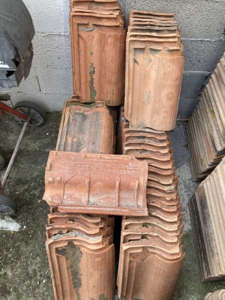 Tuile stri&eacute;e nationale 3