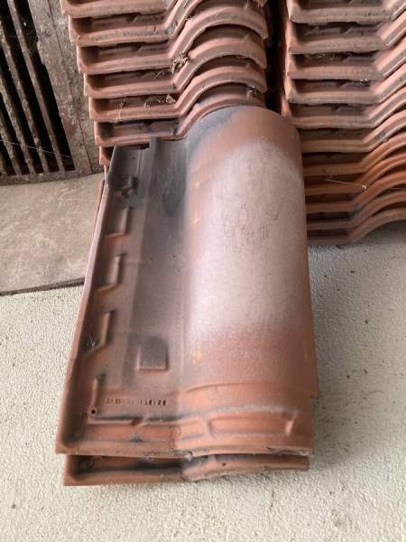 Tuiles teras borja tachet&eacute;es neuves