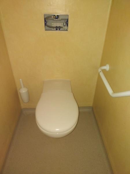 Annonce Vasques lavabos wc et accessoires de salle de bain