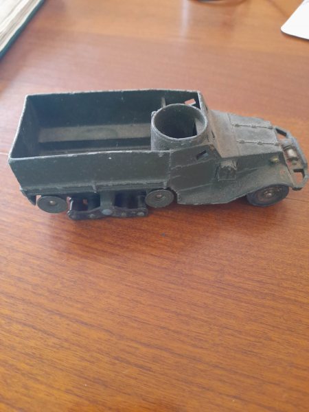 Annonce Véhicule militaire half-track - dinky toys 822