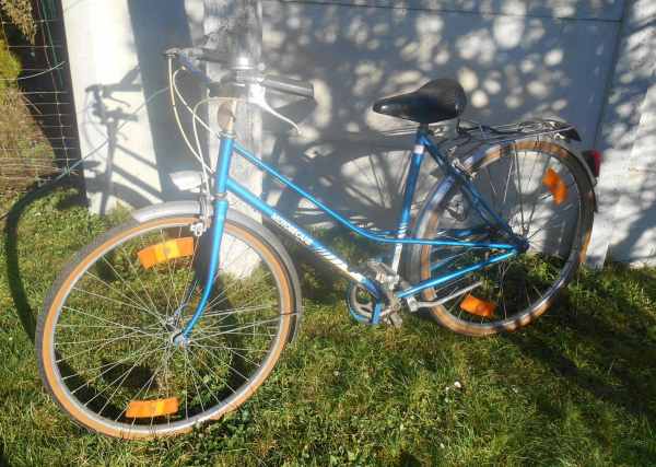 Vélo dame vintage motobécane bleu