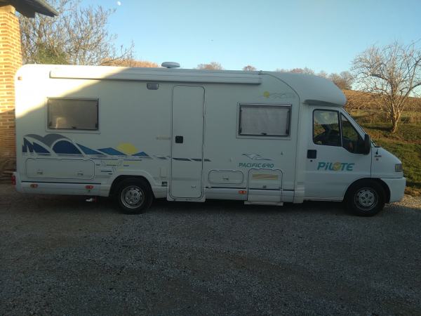 Vente Vends camping car pilote 690 chassis alko 26 000 €