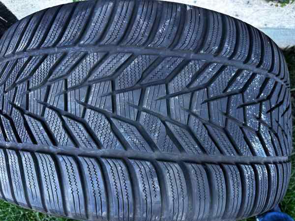 Vends pneus hiver 22 pouces bmw x5 ou x6