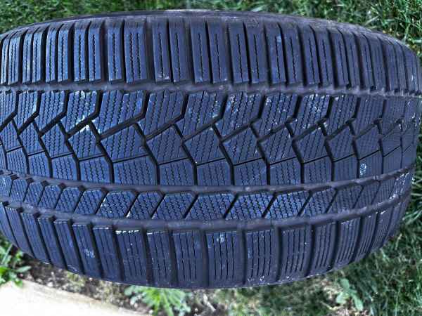 Vente Vends pneus hiver 22 pouces bmw x5 ou x6