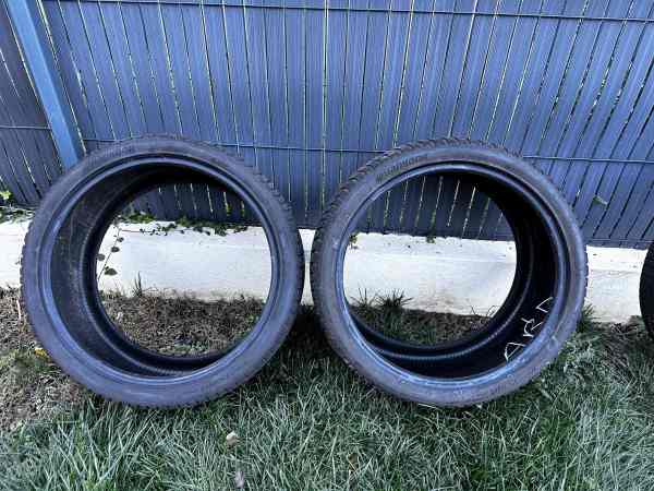 Vends pneus hiver 22 pouces bmw x5 ou x6 pas cher