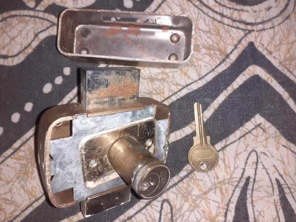 Annonce Verrou double cylindre avec 1 cl&eacute;