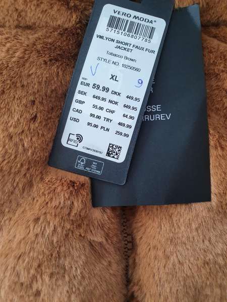 Vente Veste en fausse fourrure, neuve. vero moda. xl