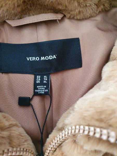 Veste en fausse fourrure, neuve. vero moda. xl pas cher