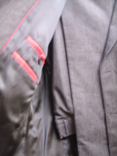 Annonce Veste et pantalon gris fonc&eacute;