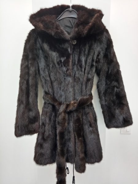 Annonce Veste ou manteau court en vison
