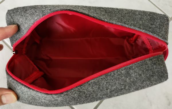 Annonce Vichy - trousse de toilette rectangulaire - neuf