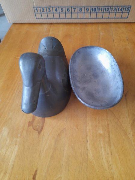 Vide poche canard en etain