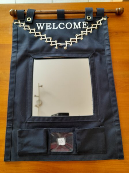 Vide poche mural en tissus avec miroir "welcom"