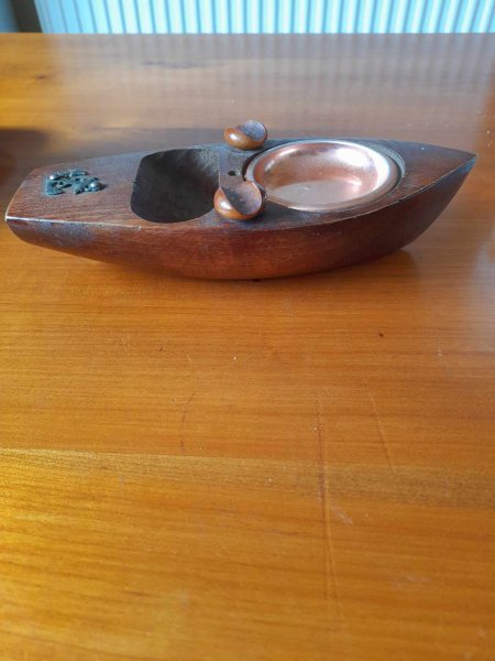 Vide poche/ repose pipe / cendrier forme barque