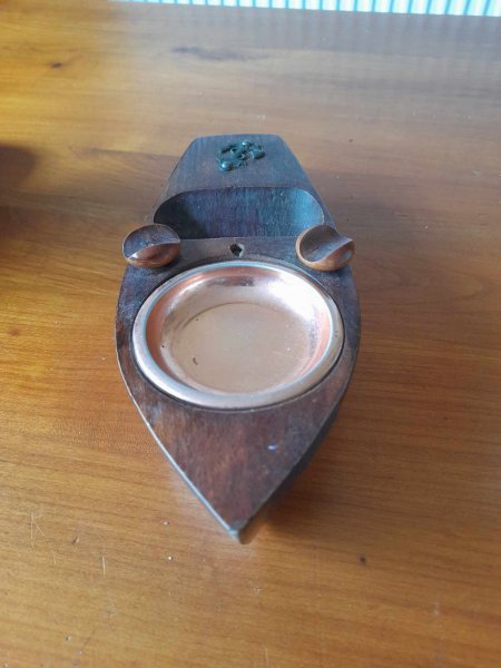 Vide poche/ repose pipe / cendrier forme barque pas cher