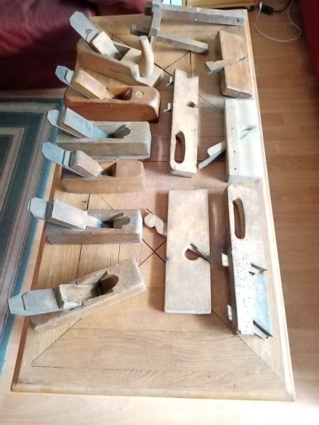 Vieux rabot de menuisier