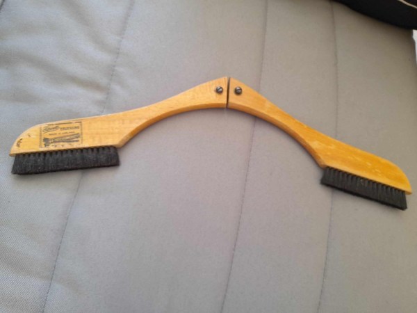Vente Vintage double brosse &agrave; vetements pliante