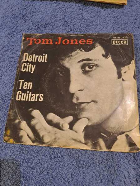 Vente Vinyle 45t tom jones detroit city
