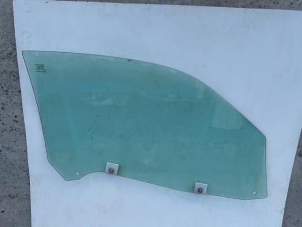 Vitre de porte gauche pour maserati 3200 gt