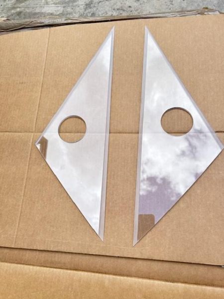 Annonce Vitres triangles avant ferrari f40 lm