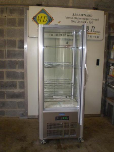 Annonce Vitrine &agrave; p&acirc;tisserie 400l polar 230 volts emdb