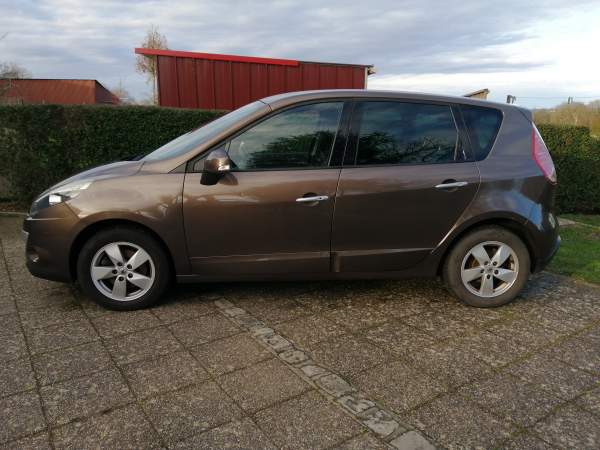 Voiture a vendre renault scenic